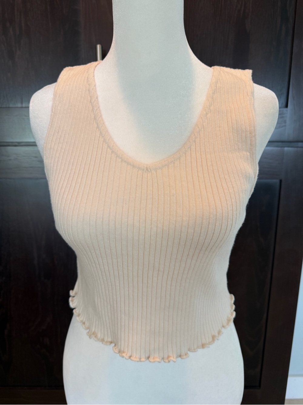 Brandy Melville Cream Ribbed V-Neck Crop Tank Top Lettuce Hem like new!
